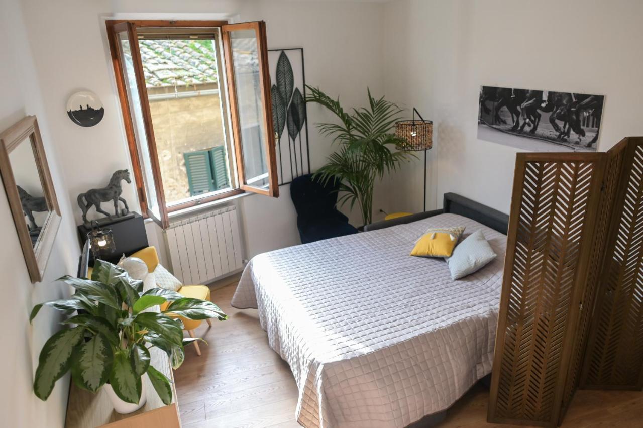Un Terrazzo Sulla Magia Apartment Siena Bagian luar foto
